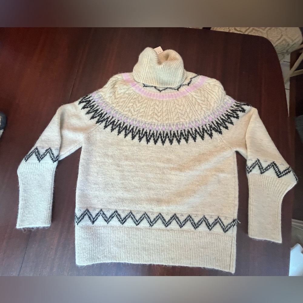A new day Women’s sweater. NWT Small